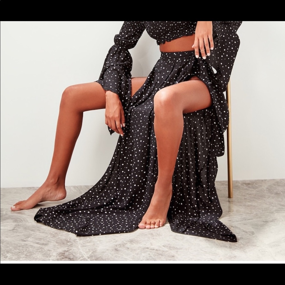 Long, deep side cut beach skirt